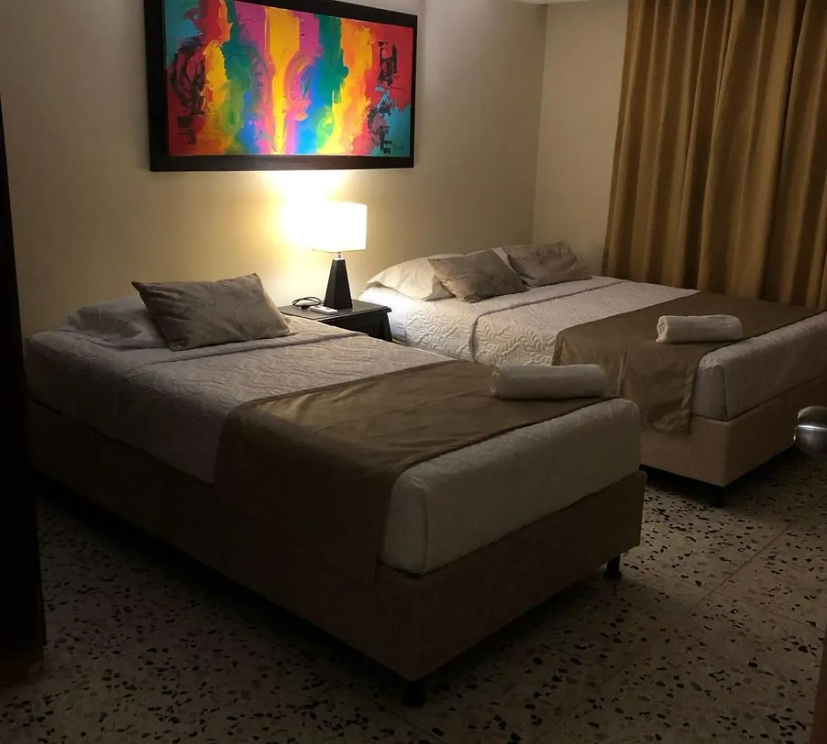 Hotel Sorrento 72 バランキージャ 3*,