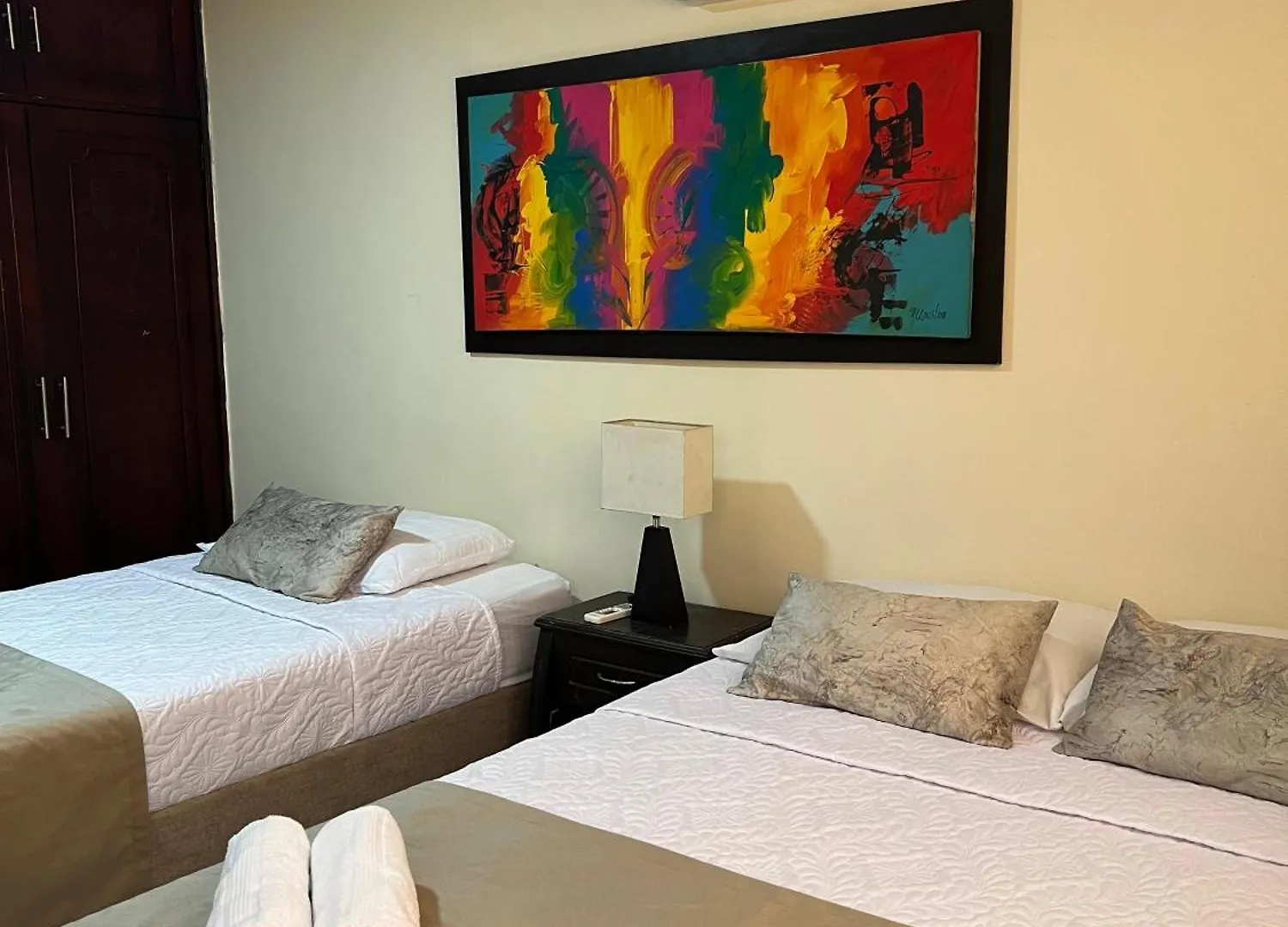 Hotel Sorrento 72의 연락처